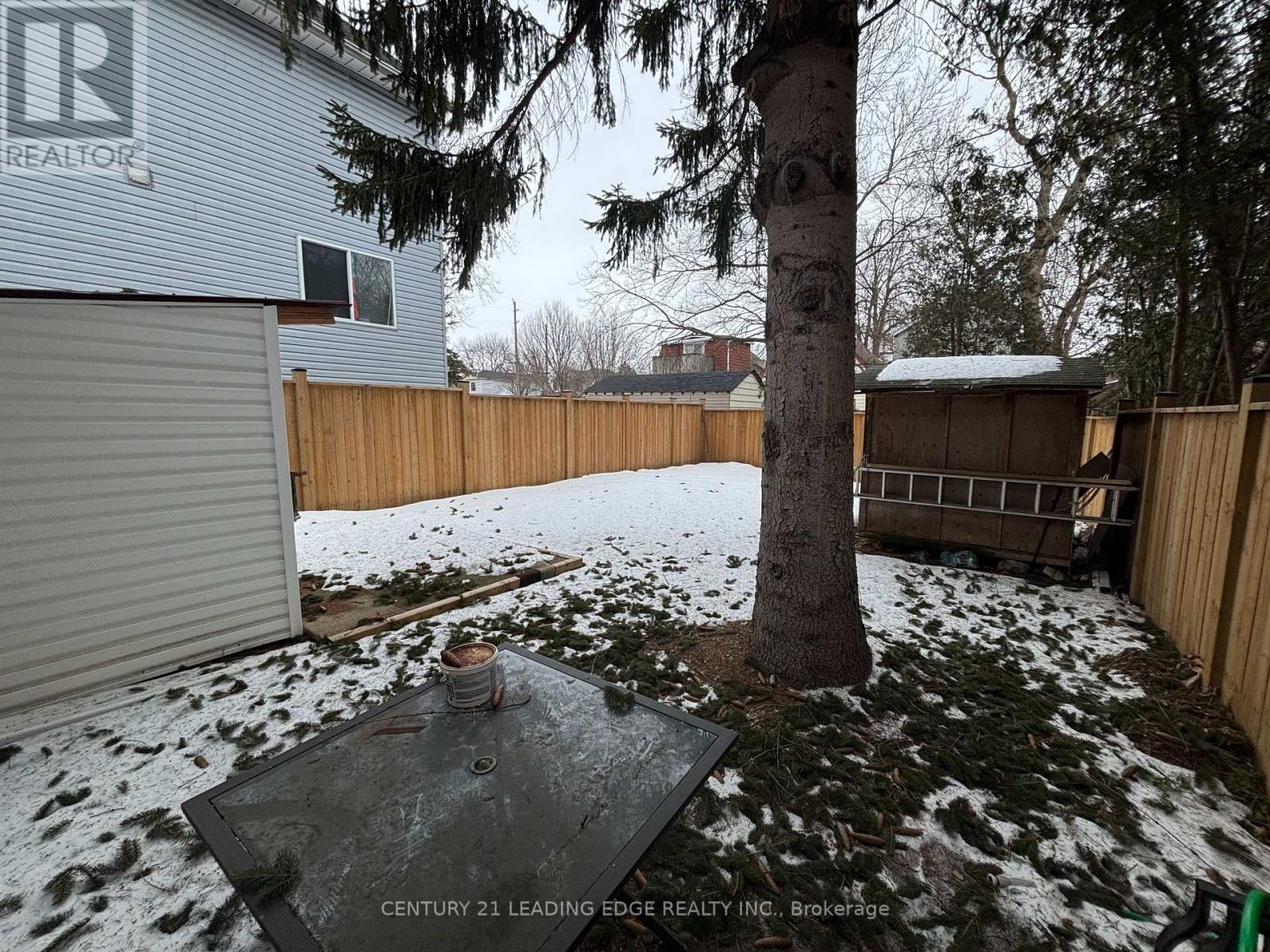 106 Whitney Avenue, Hamilton (Ainslie Wood), Ontario  L8S 2G5 - Photo 33 - X12064380