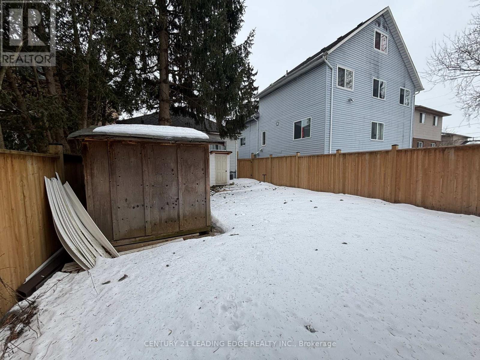 106 Whitney Avenue, Hamilton (Ainslie Wood), Ontario  L8S 2G5 - Photo 34 - X12064380