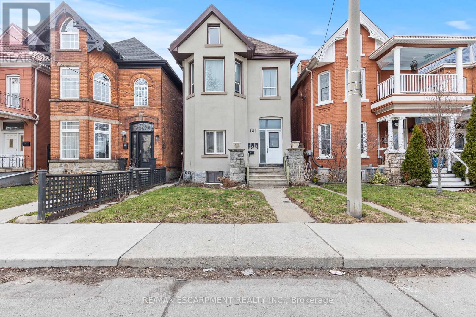 Property at 181 WEST AVENUE N image 3