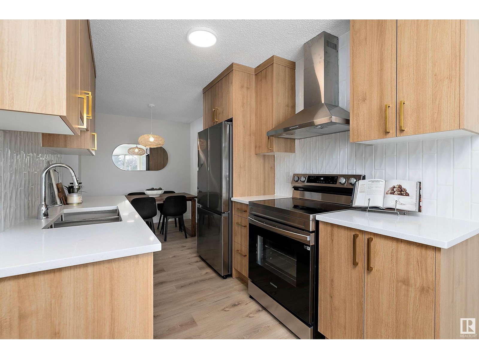 Property at 7D TWIN TC NW image 5