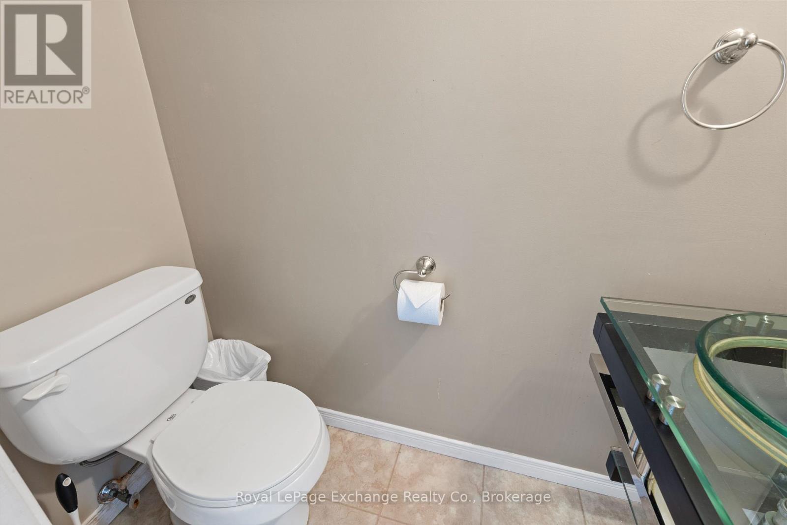 690 Andrew Malcolm Drive, Kincardine, Ontario  N2Z 1P3 - Photo 15 - X12064424