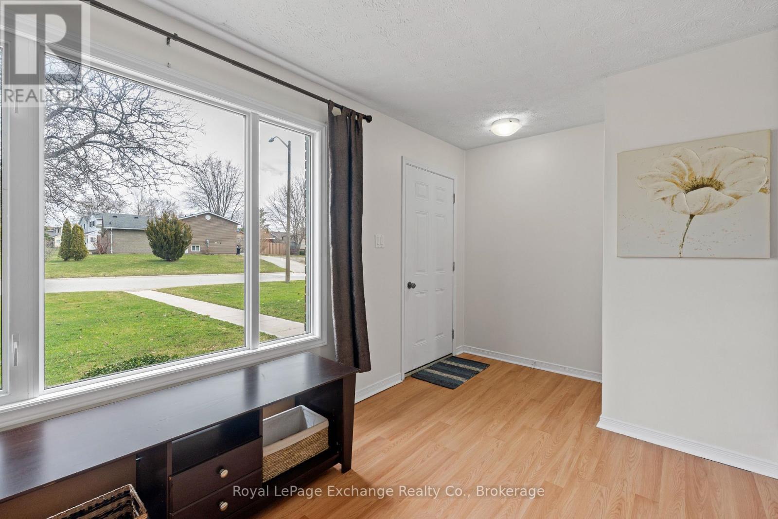 690 Andrew Malcolm Drive, Kincardine, Ontario  N2Z 1P3 - Photo 4 - X12064424