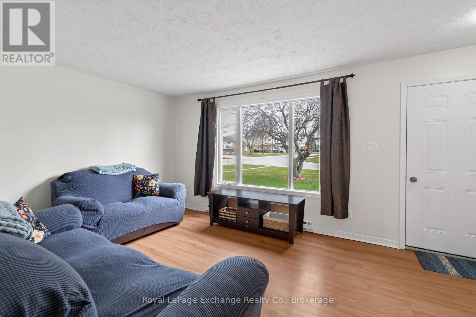 690 Andrew Malcolm Drive, Kincardine, Ontario  N2Z 1P3 - Photo 5 - X12064424