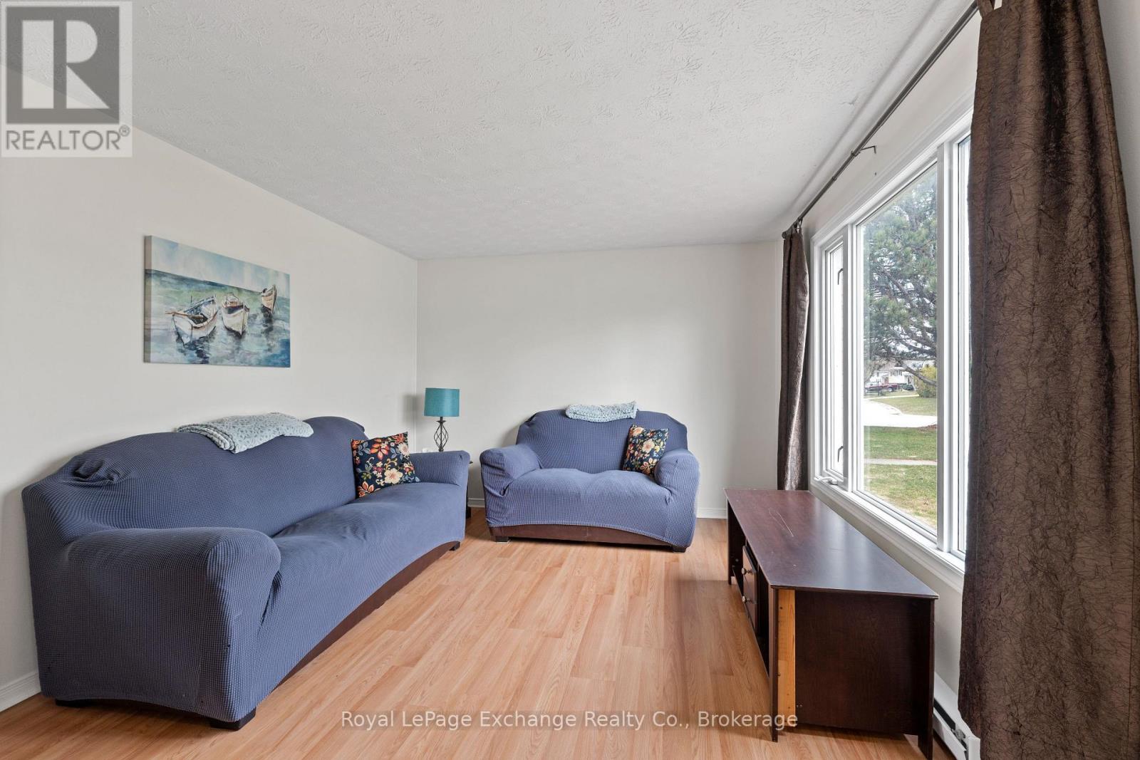 690 Andrew Malcolm Drive, Kincardine, Ontario  N2Z 1P3 - Photo 7 - X12064424