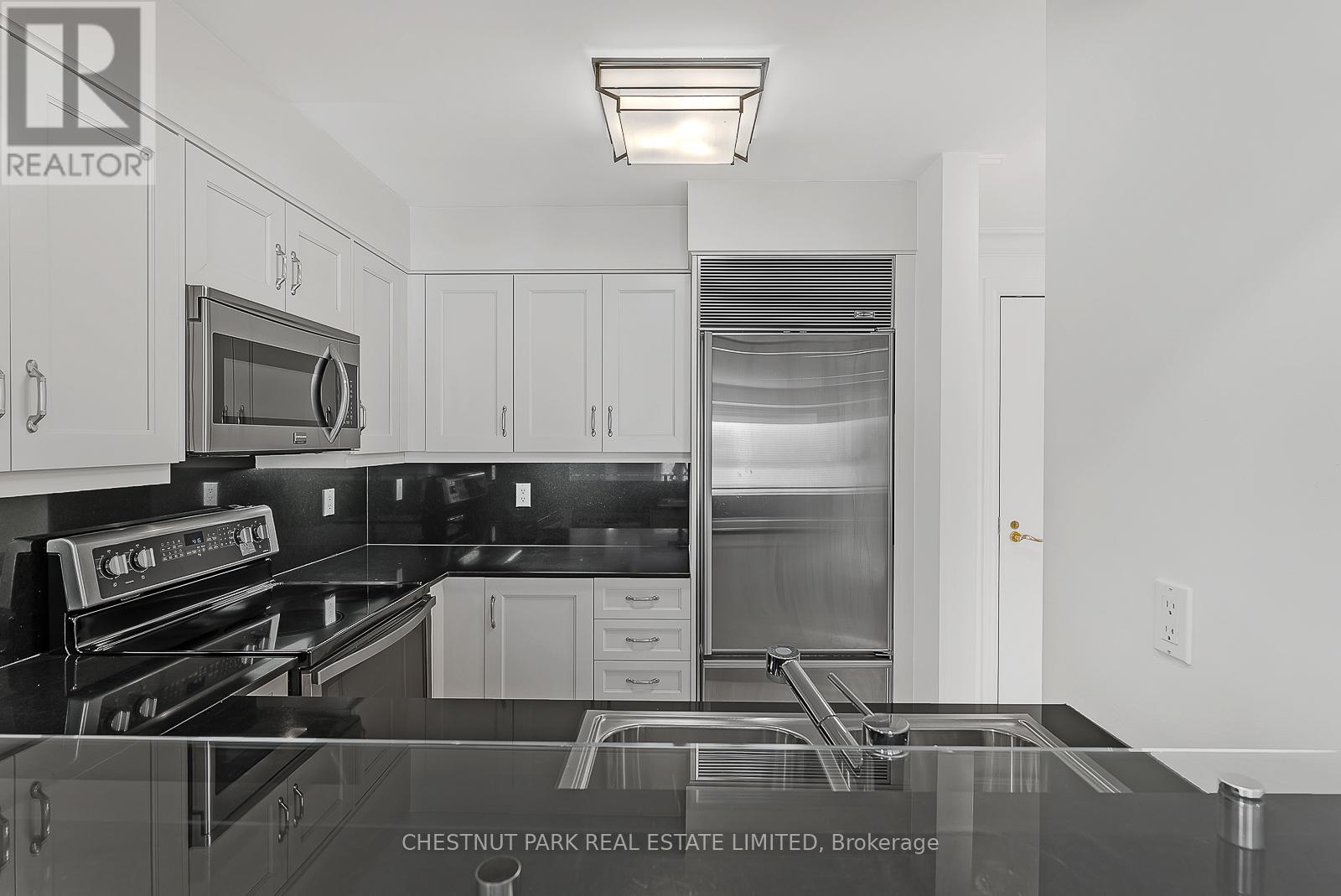 306 - 2 Roxborough Street E, Toronto, Ontario  M4W 3V7 - Photo 4 - C12059910