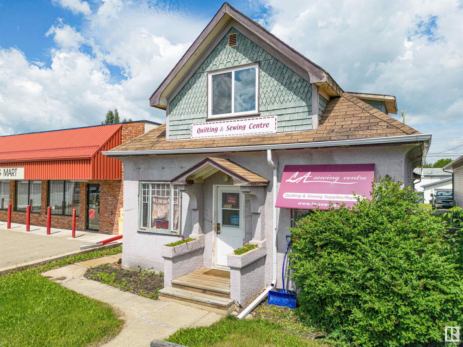 5028 50 AV, Lamont, Alberta
