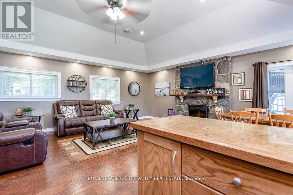230 Robins Point Road, Tay, Ontario  L0K 2A0 - Photo 8 - S12064442