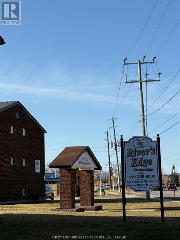 Property at 118 RIVERVIEW DRIVE Unit# 412 image 3