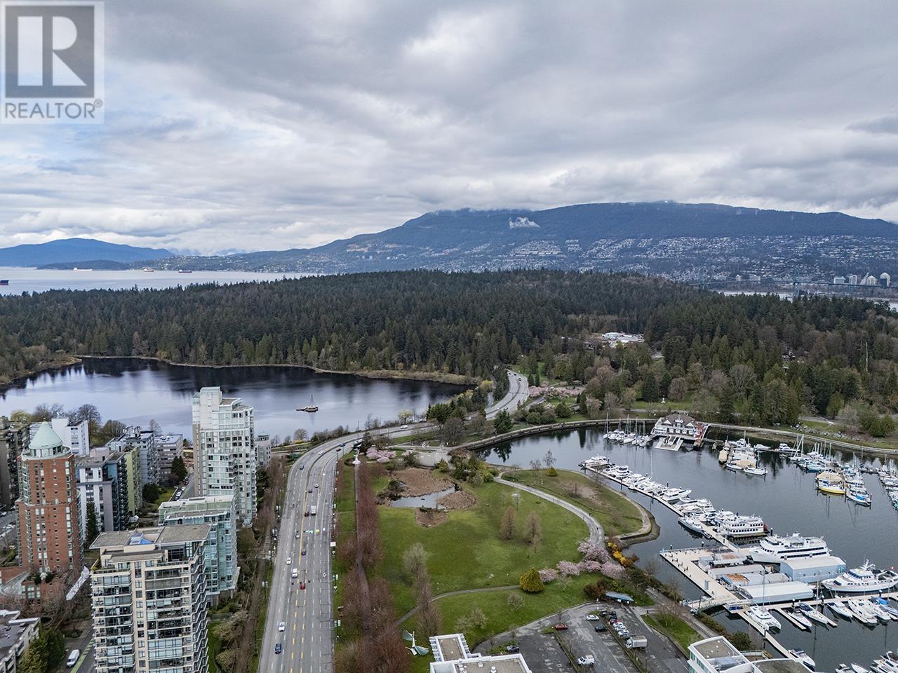 Listing Picture 32 of 34 : 1901 1568 ALBERNI STREET, Vancouver / 溫哥華 - 魯藝地產 Yvonne Lu Group - MLS Medallion Club Member