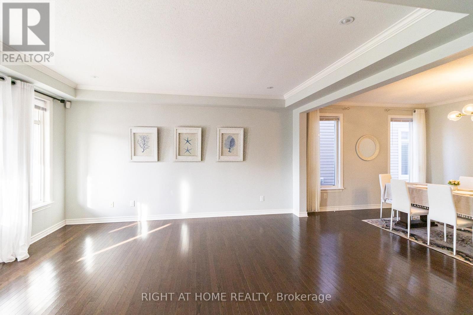 Property at 204 COOKS MILL CRESCENT image 3
