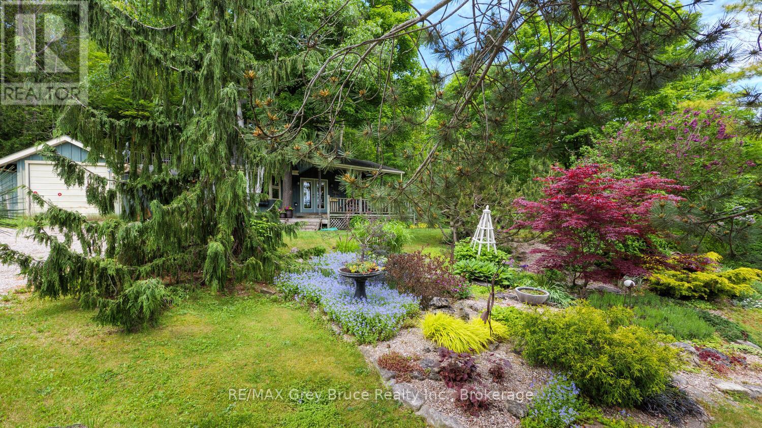 11 Shoreline Drive, Northern Bruce Peninsula, Ontario  N0H 1Z0 - Photo 10 - X12064455