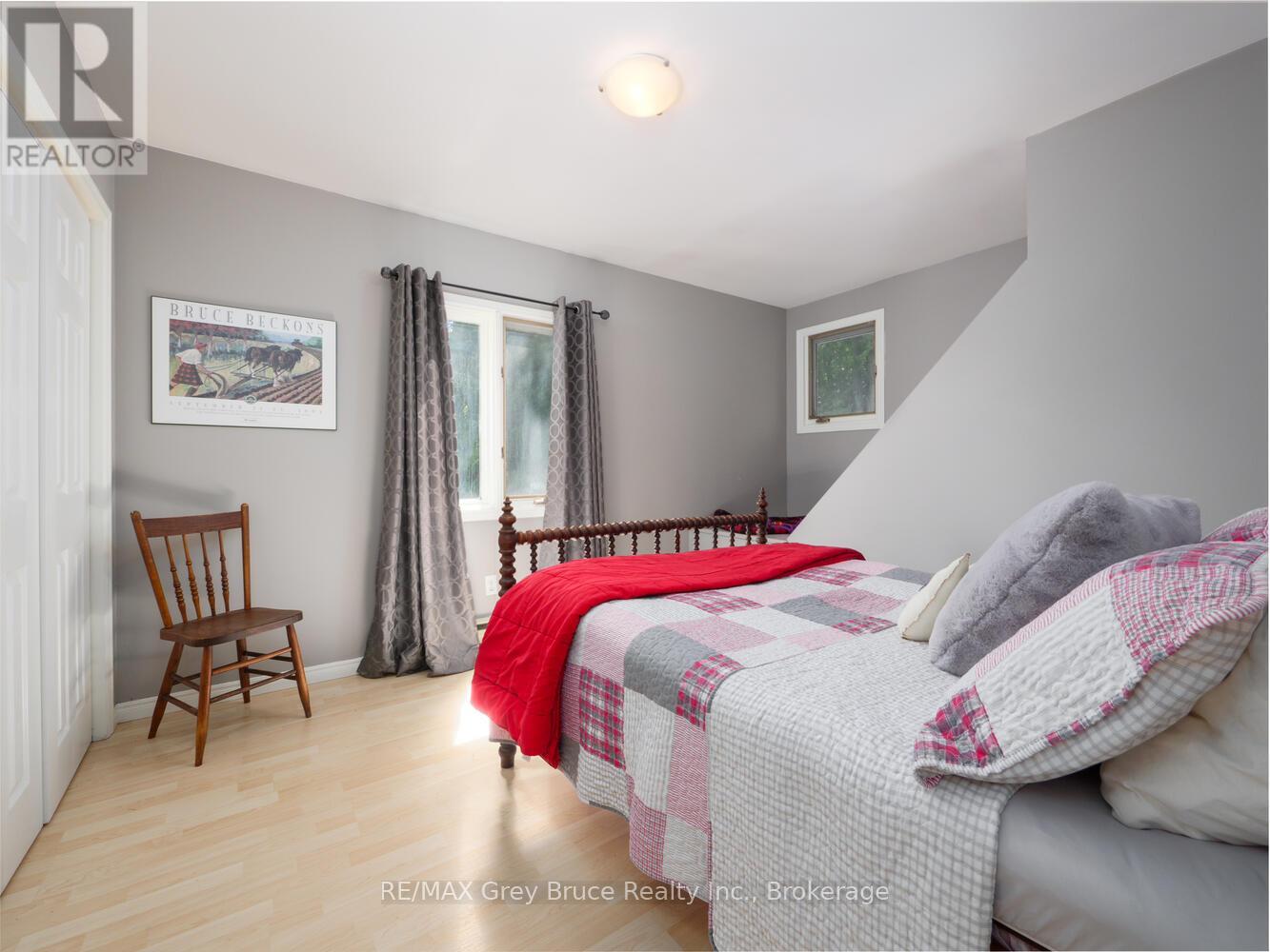 11 Shoreline Drive, Northern Bruce Peninsula, Ontario  N0H 1Z0 - Photo 24 - X12064455