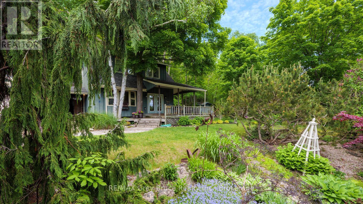 11 Shoreline Drive, Northern Bruce Peninsula, Ontario  N0H 1Z0 - Photo 31 - X12064455