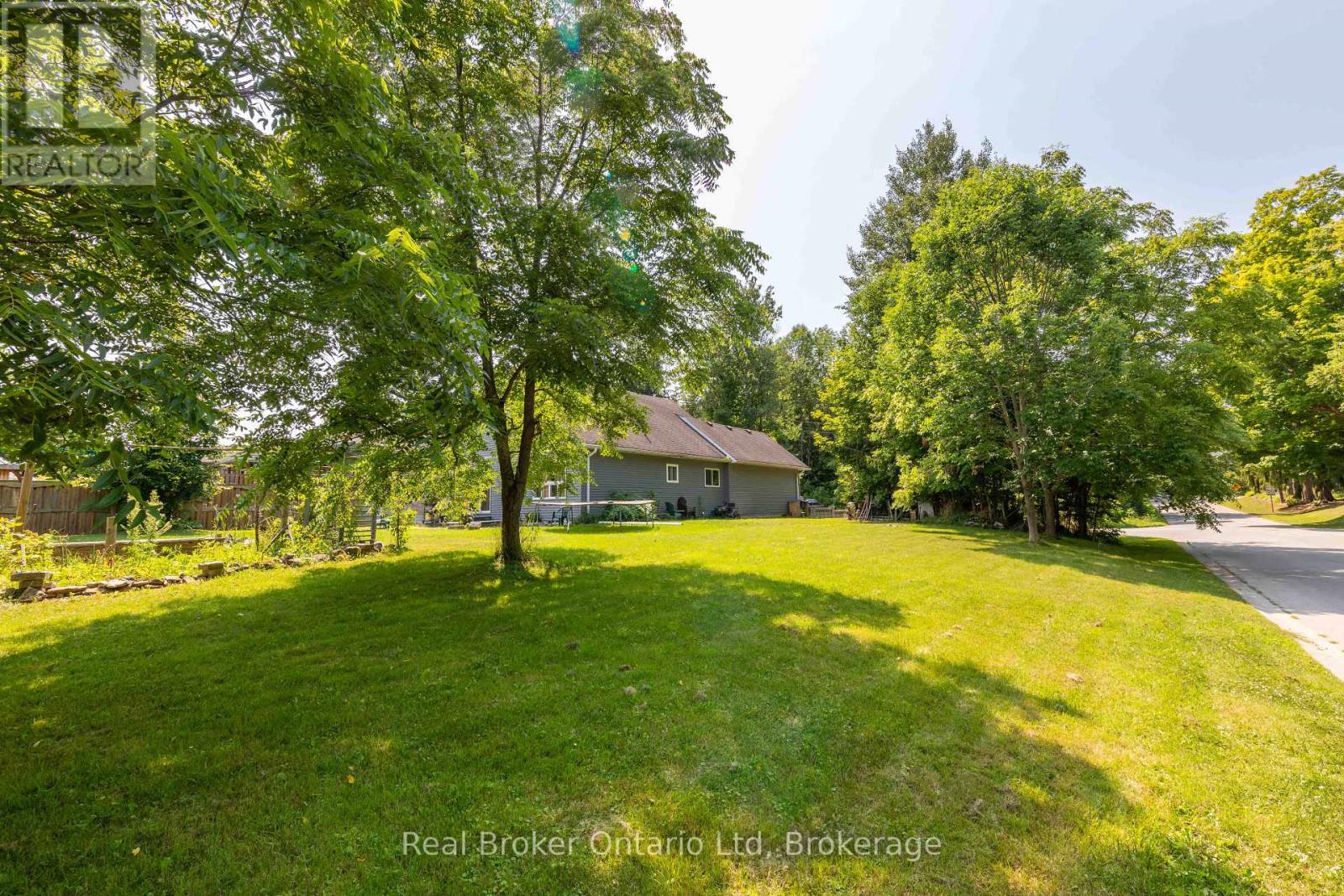 1895 8th Avenue W, Owen Sound, Ontario  N4K 0A7 - Photo 4 - X12064474