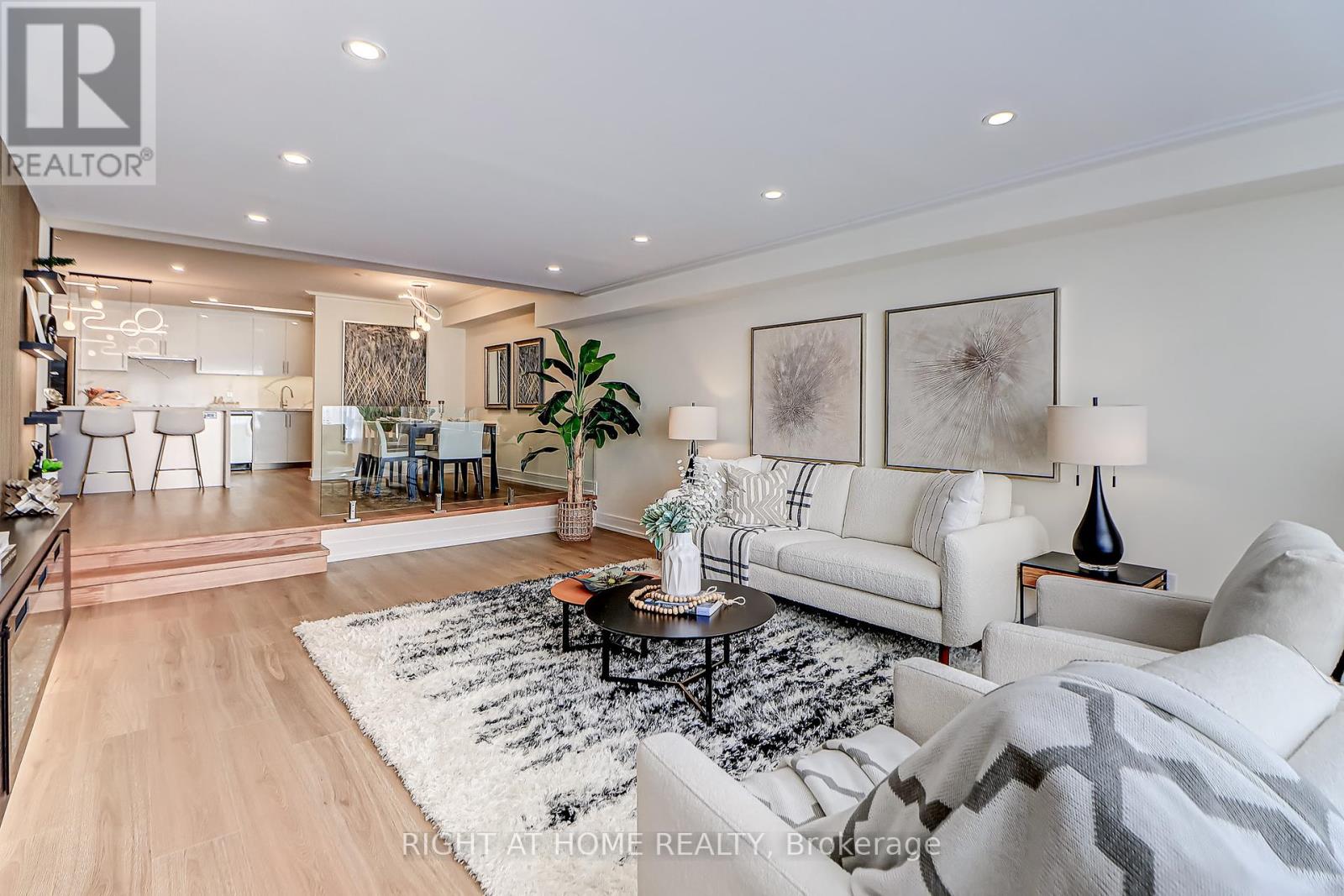 1207 - 130 Carlton Street, Toronto, Ontario  M5A 4K3 - Photo 3 - C12064432