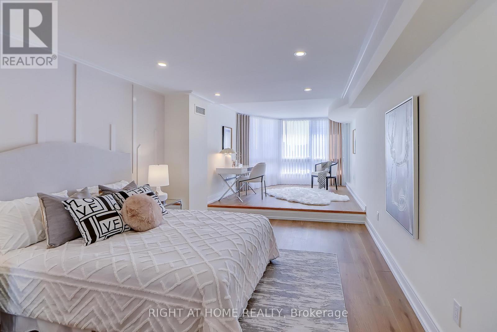 1207 - 130 Carlton Street, Toronto, Ontario  M5A 4K3 - Photo 28 - C12064432