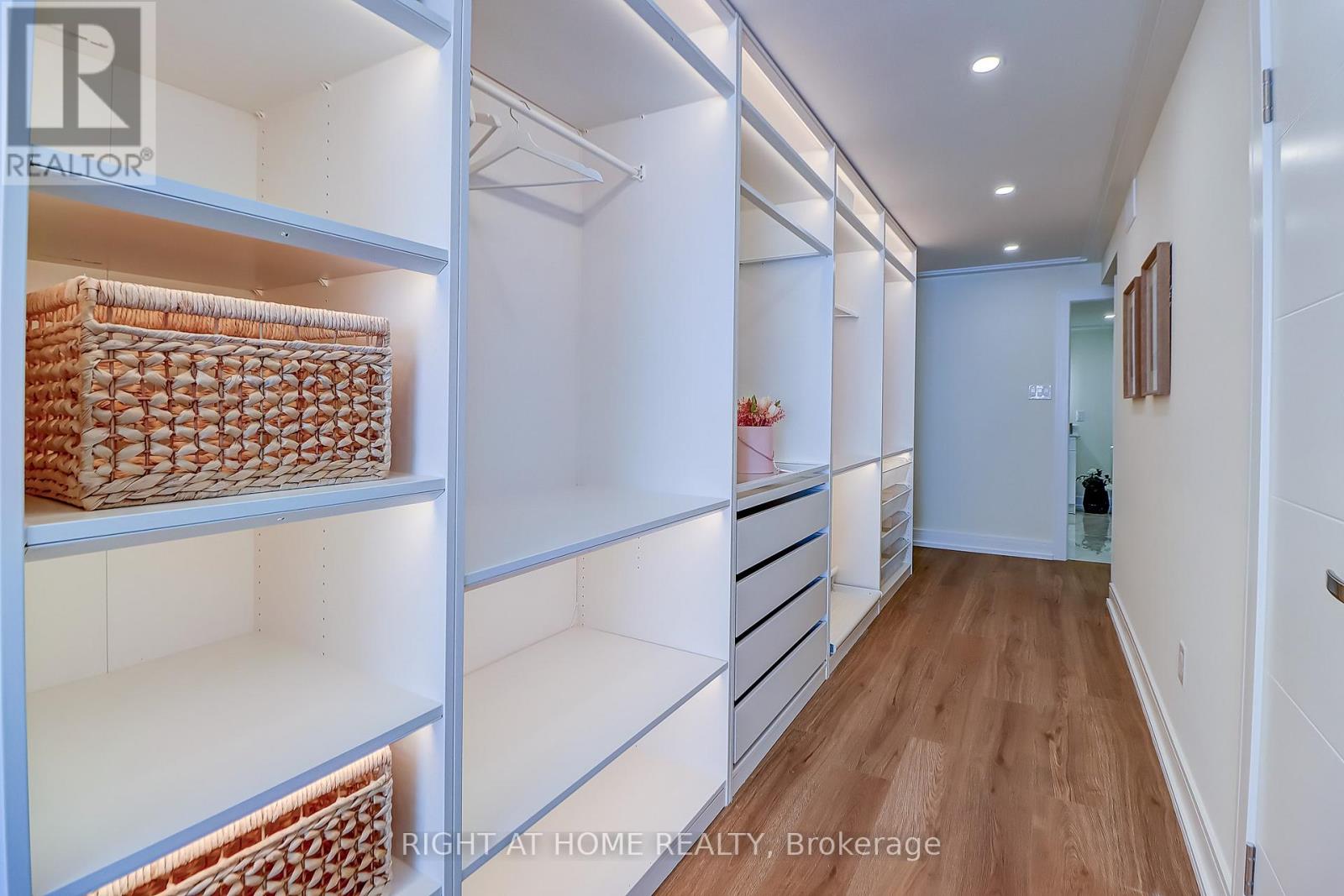 1207 - 130 Carlton Street, Toronto, Ontario  M5A 4K3 - Photo 34 - C12064432