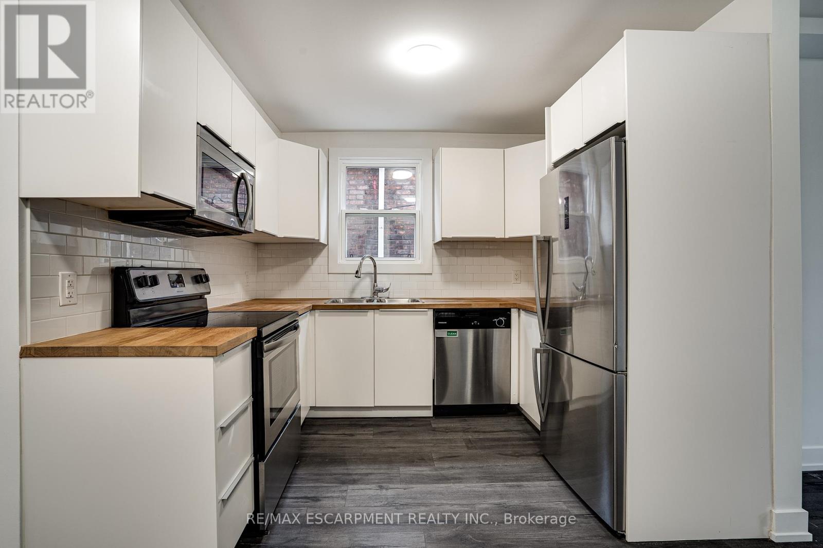 Property at 67 WEST AVENUE N image 3