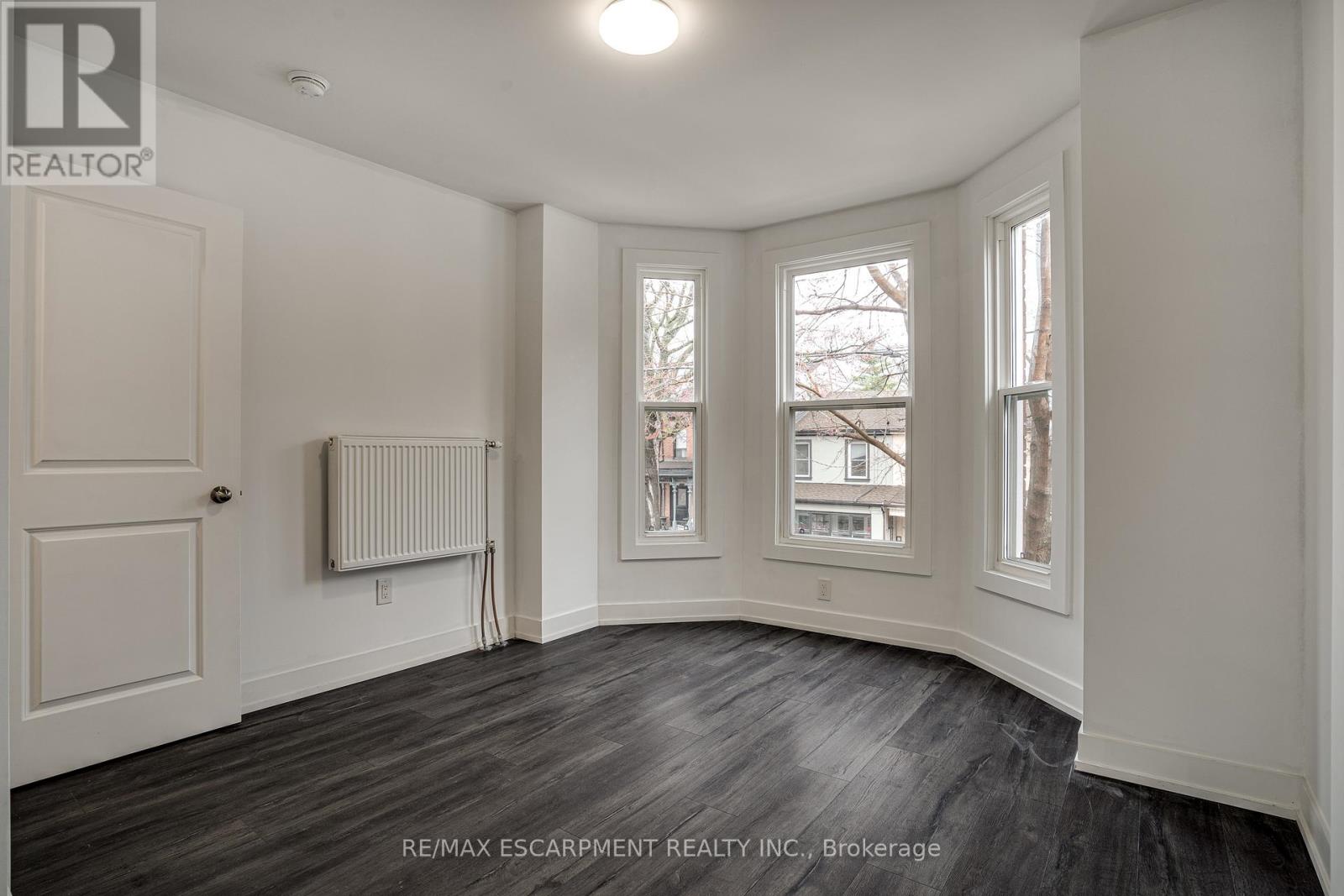 Property at 67 WEST AVENUE N image 5