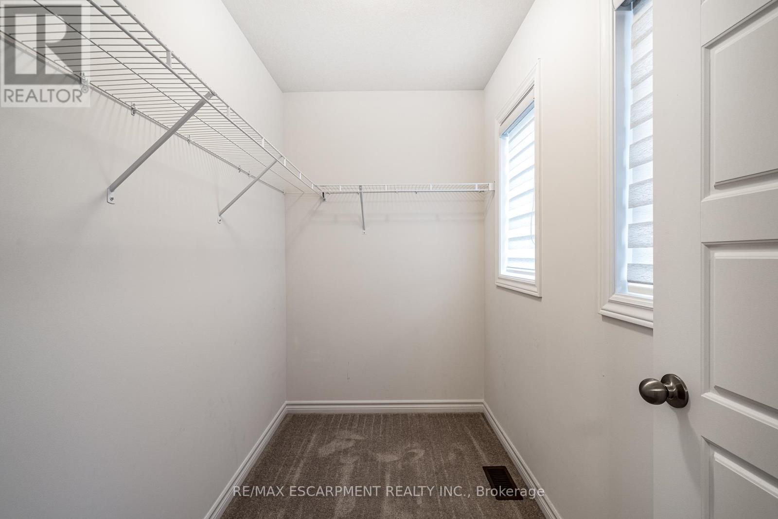 70 Dewberry Drive, Kitchener, Ontario  N2B 0A9 - Photo 17 - X12064470