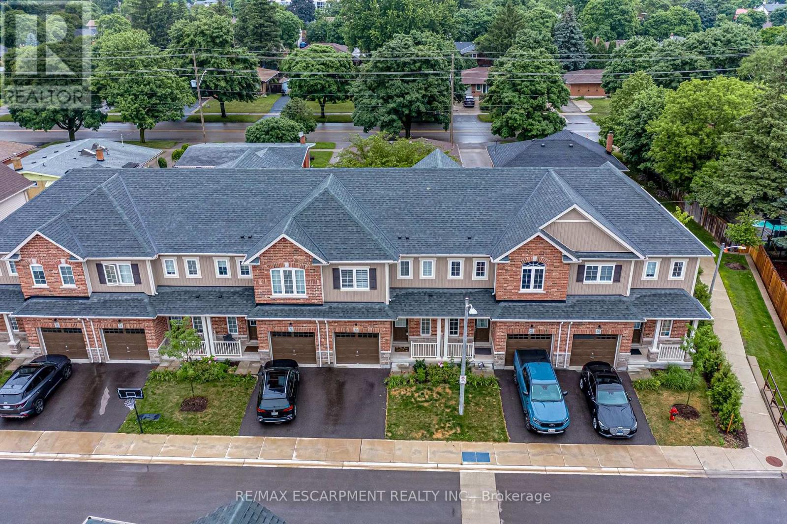 Property at 70 DEWBERRY DRIVE image 2