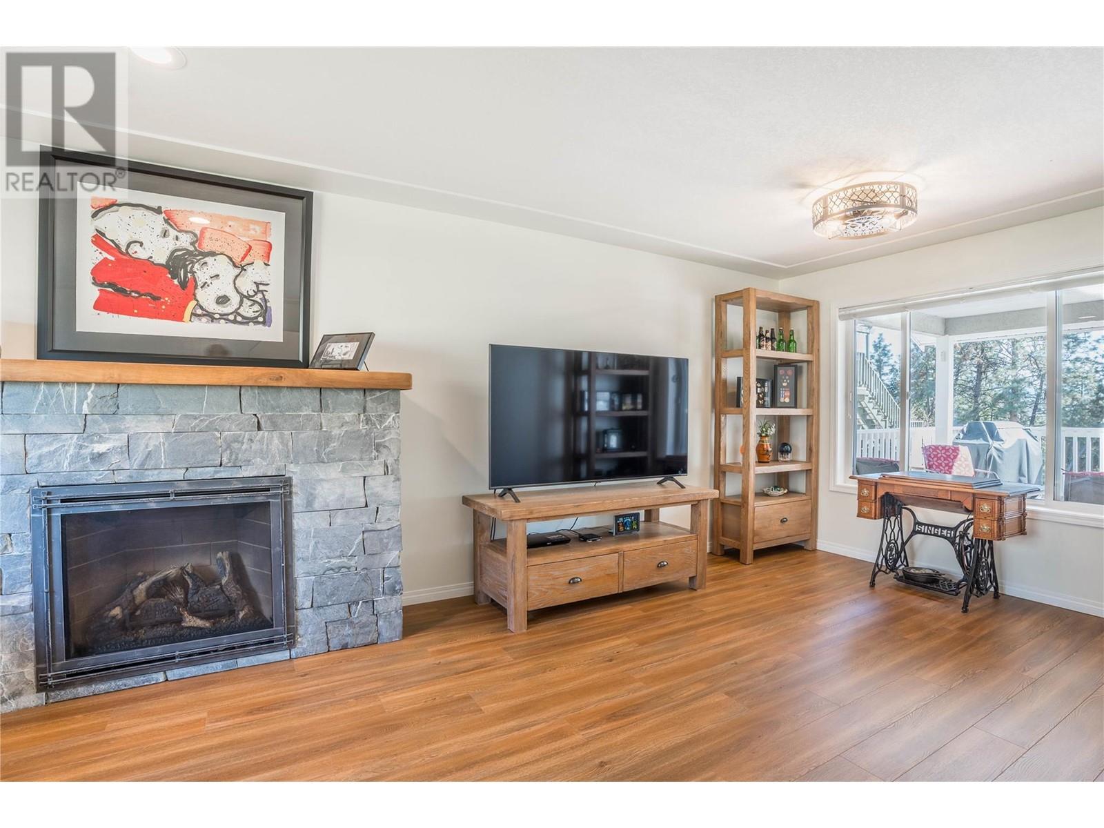 Property at 14491 SUTHERLAND Place image 3