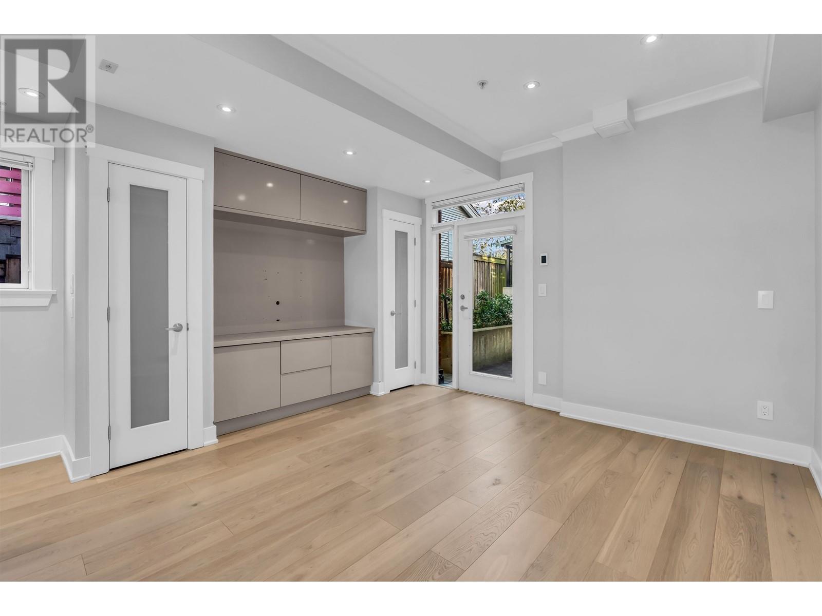 1956 W 5th Avenue, Vancouver, British Columbia  V6J 1P7 - Photo 15 - R2984903