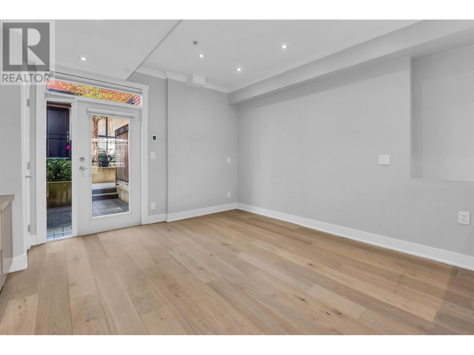 1956 W 5th Avenue, Vancouver, British Columbia  V6J 1P7 - Photo 6 - R2984903