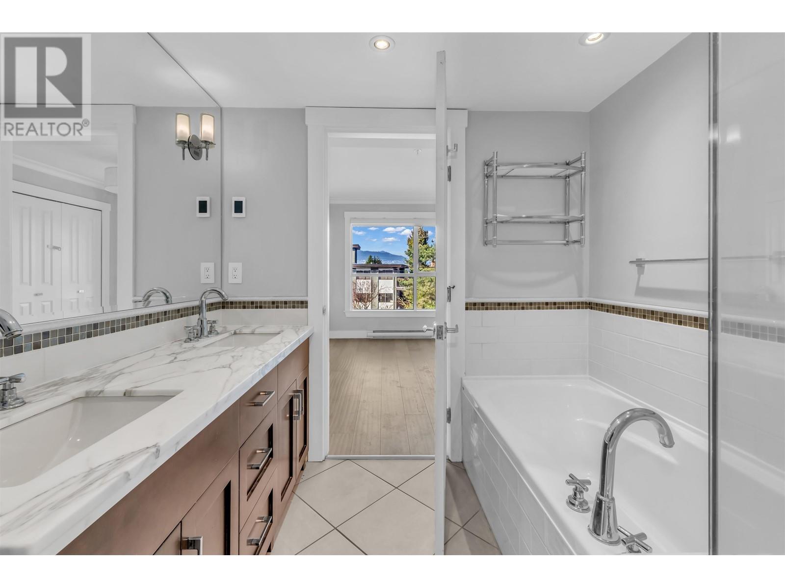 1956 W 5th Avenue, Vancouver, British Columbia  V6J 1P7 - Photo 22 - R2984903