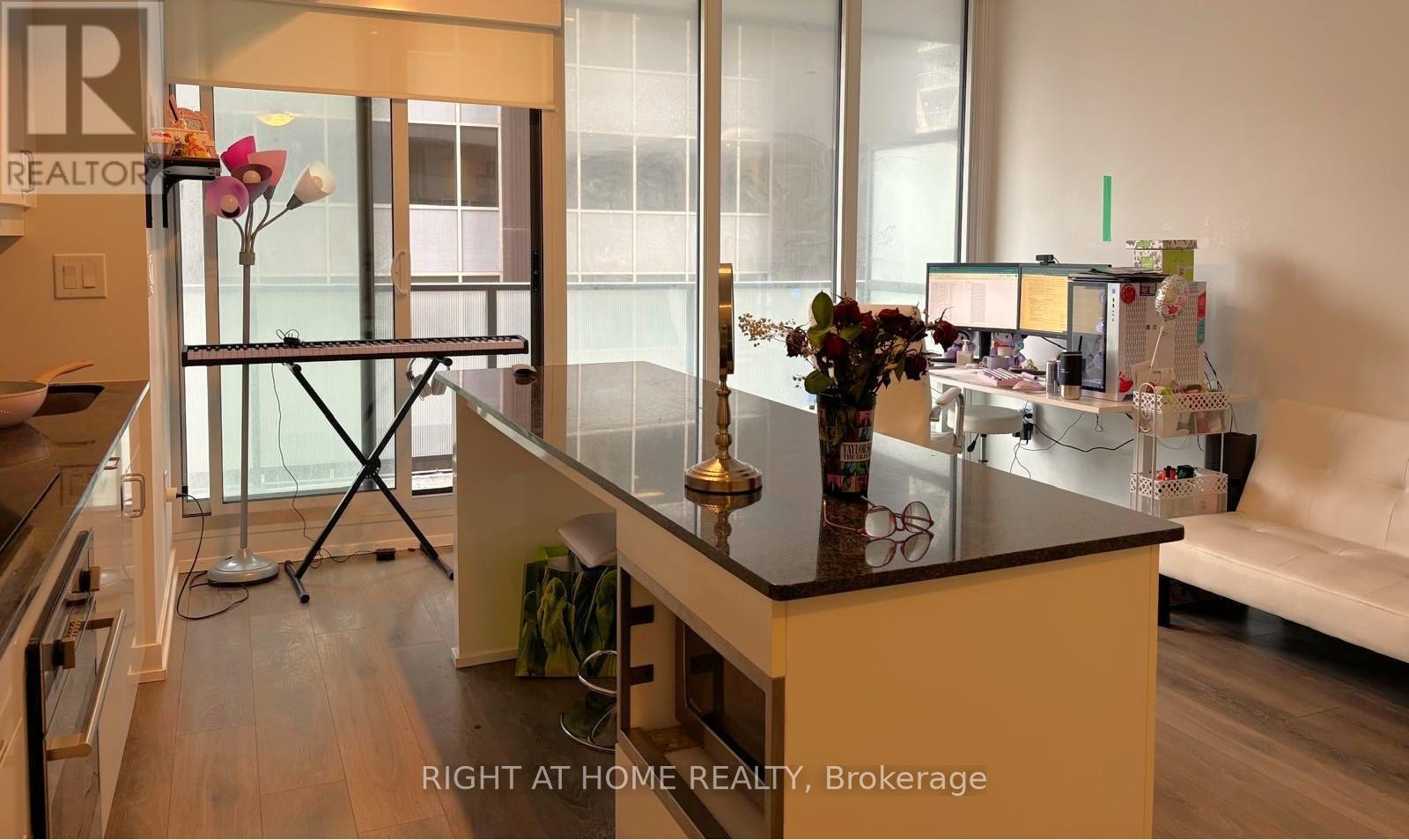 2207 - 426 University Avenue, Toronto, Ontario  M5G 1S9 - Photo 7 - C12064490