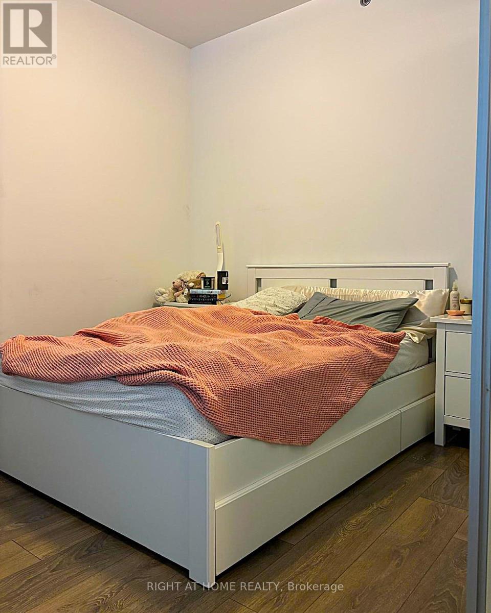 2207 - 426 University Avenue, Toronto, Ontario  M5G 1S9 - Photo 9 - C12064490
