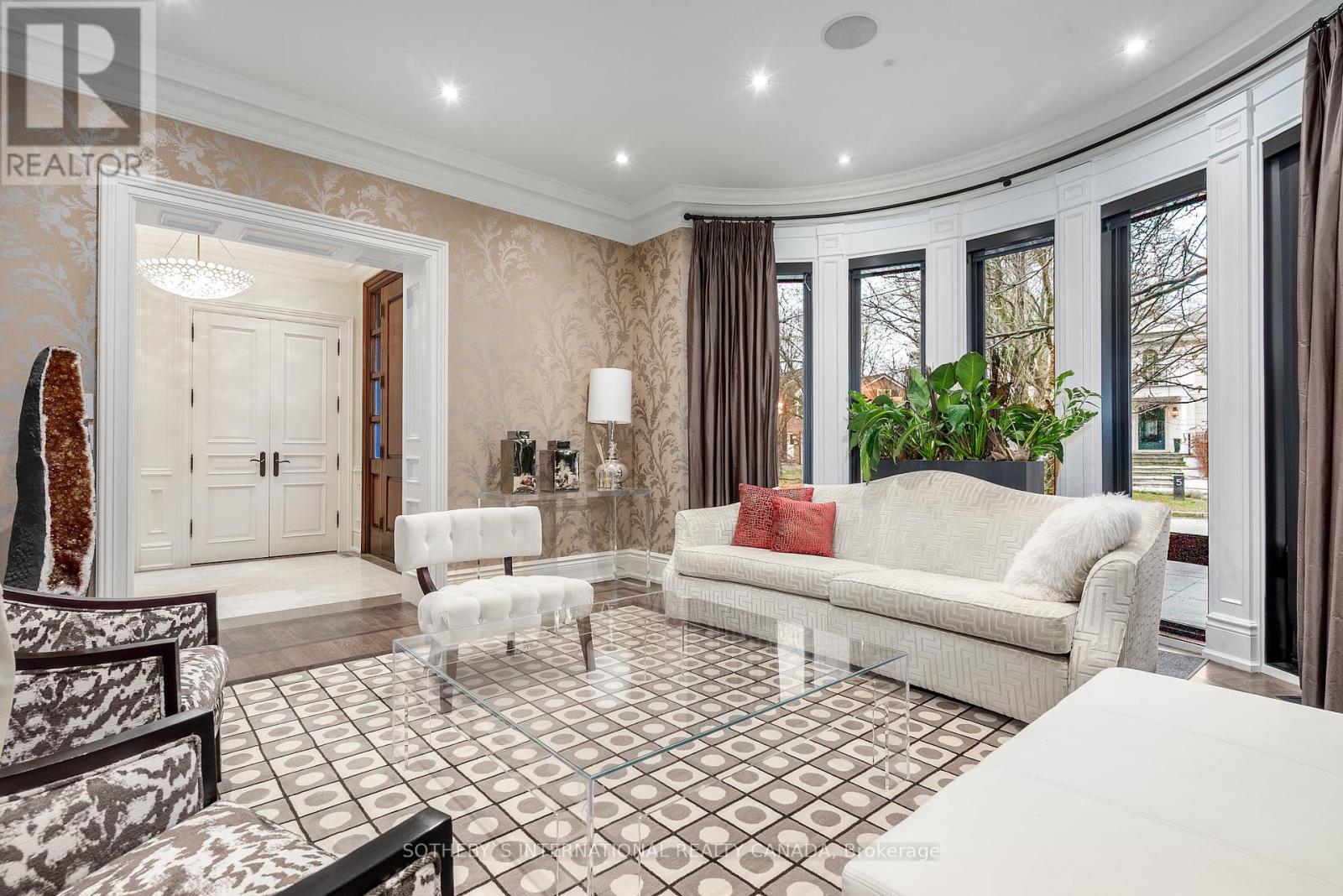 Property at 6 BAYVIEW WOOD image 3