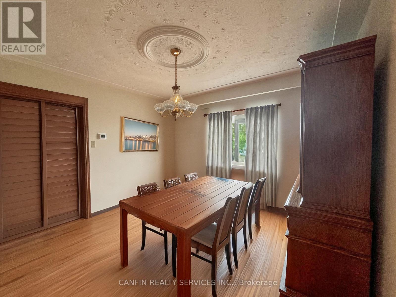 Property at 39 CORINTHIAN DRIVE image 5