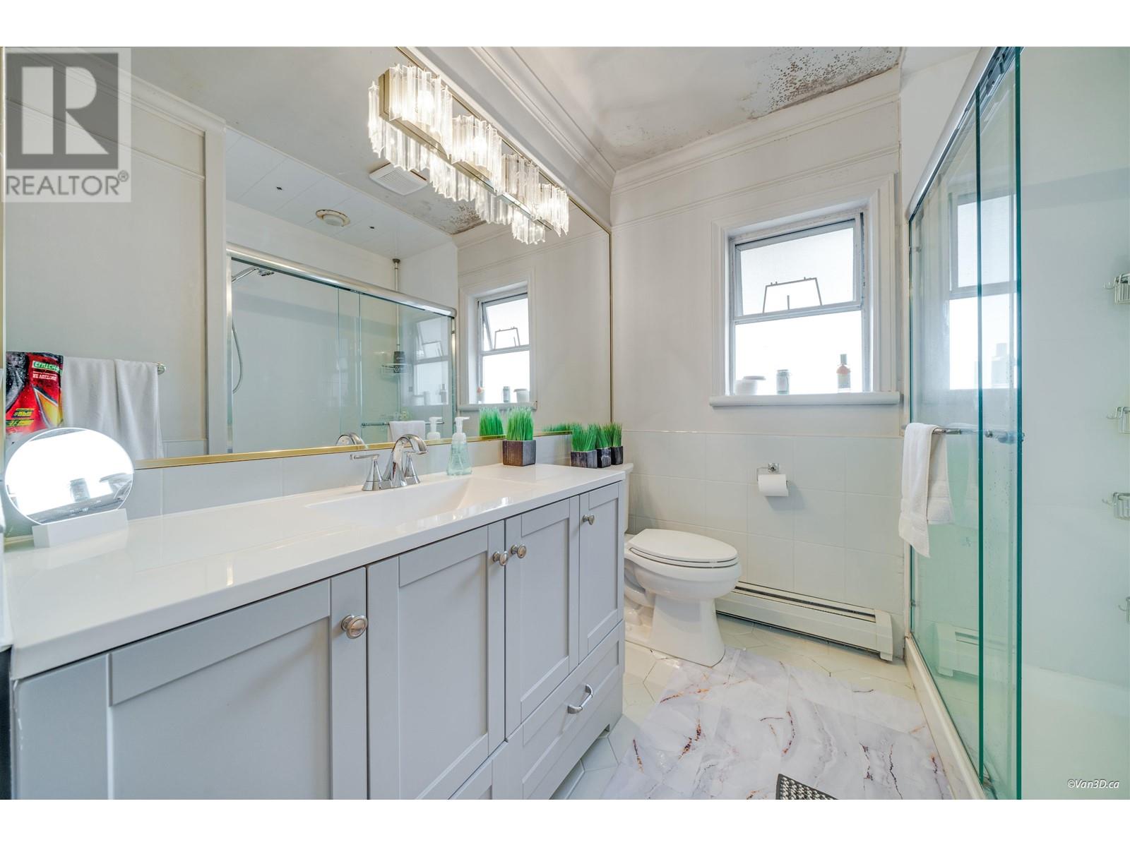4599 Sunland Place, Burnaby, British Columbia  V5J 3A3 - Photo 9 - R2979794