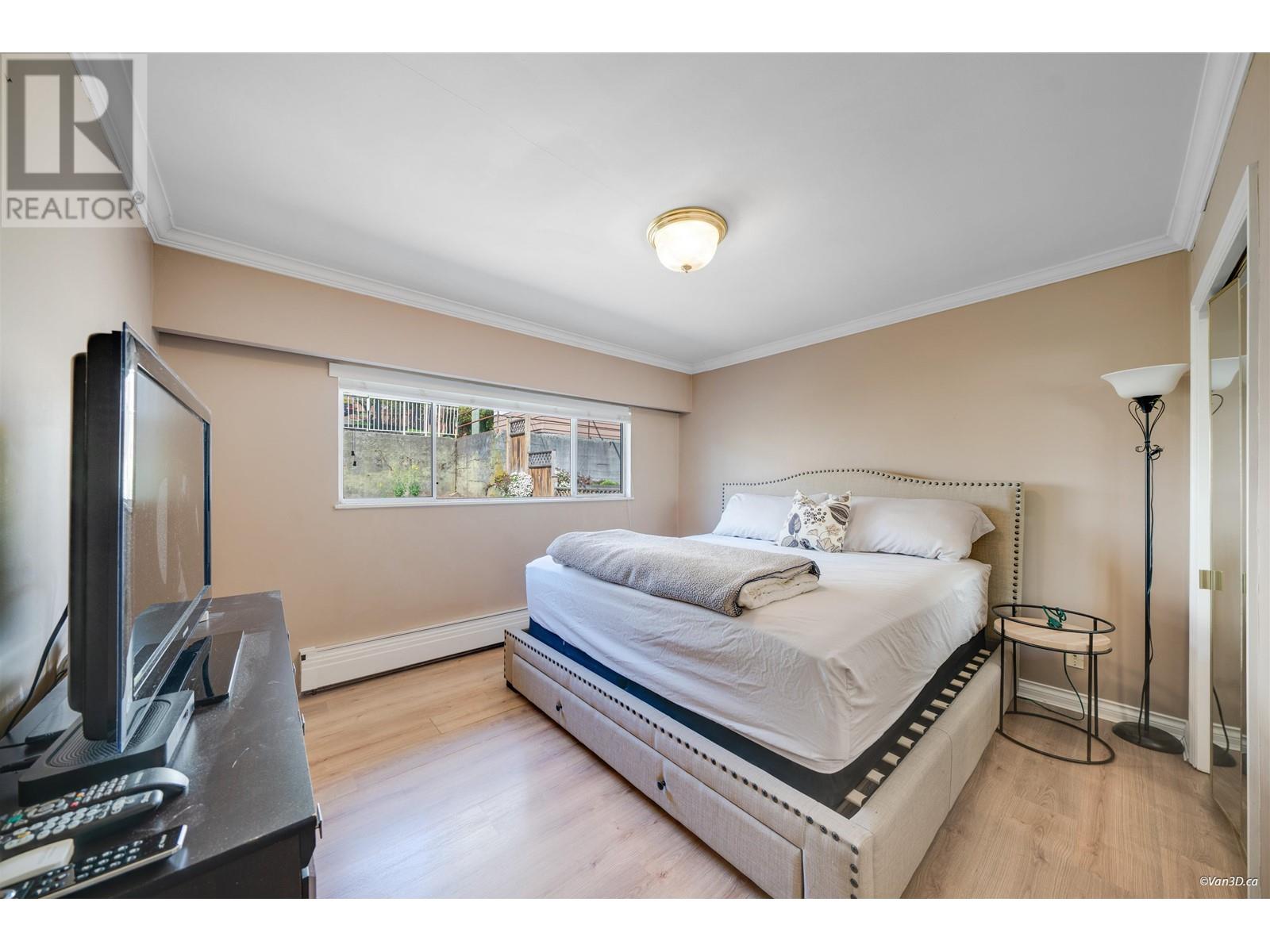 4599 Sunland Place, Burnaby, British Columbia  V5J 3A3 - Photo 10 - R2979794