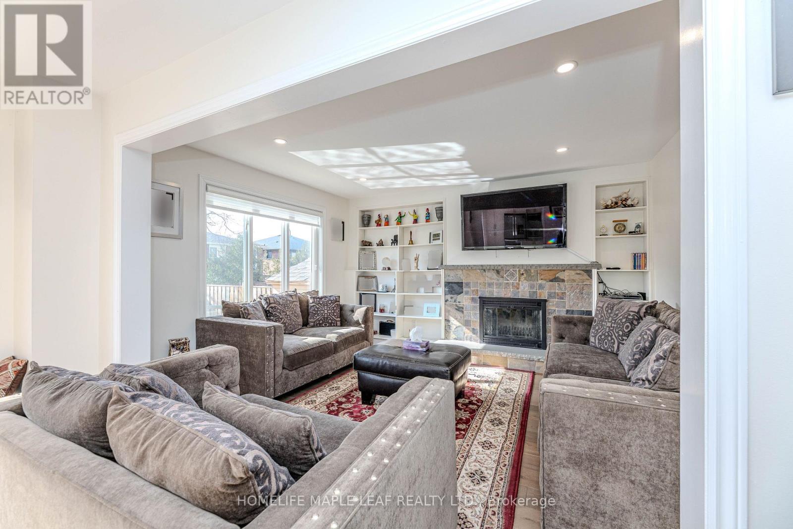 1310 Greenridge Circle, Oakville, Ontario  L6M 2J7 - Photo 14 - W12059223