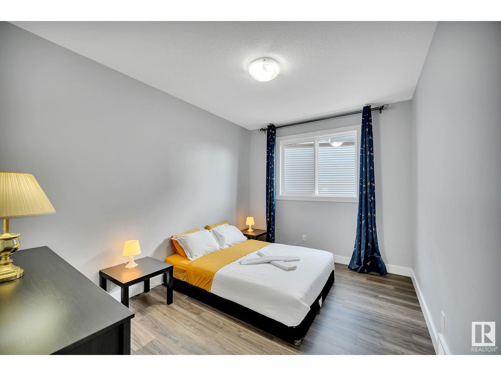 Property at 1416 157 ST SW image 2