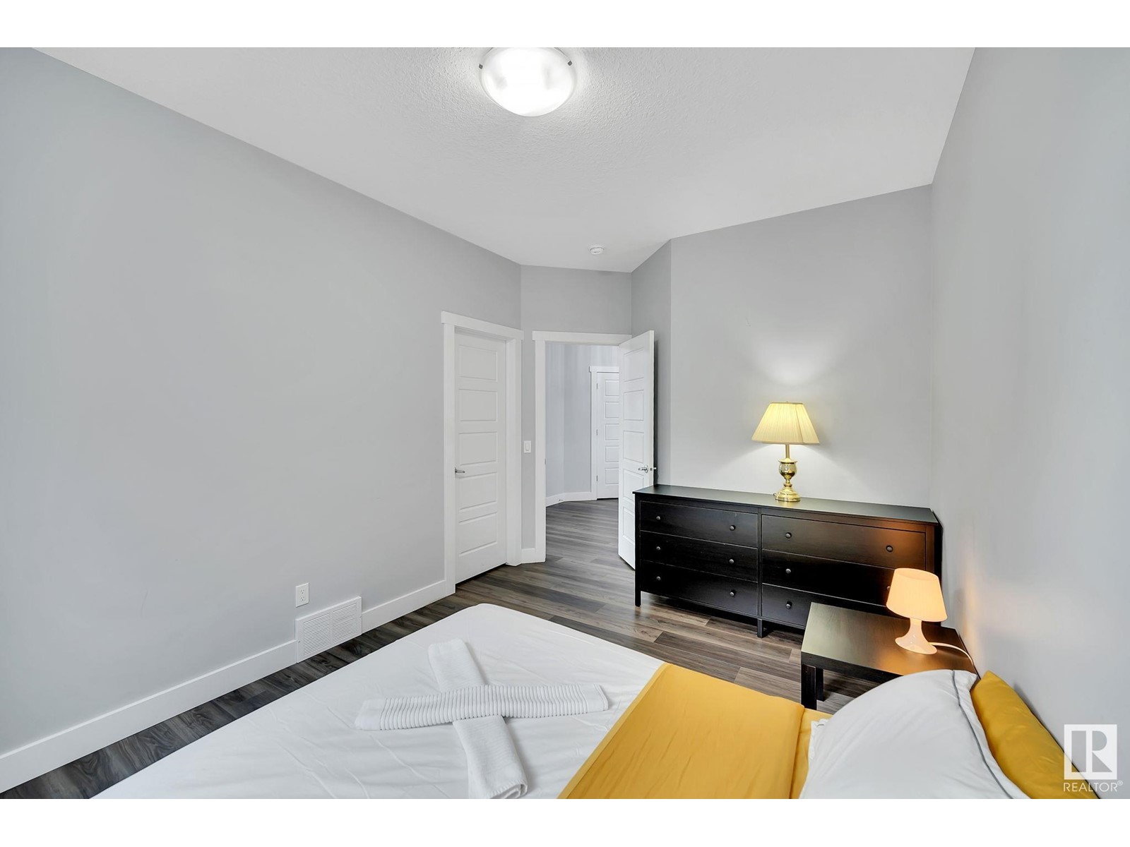Property at 1416 157 ST SW image 3