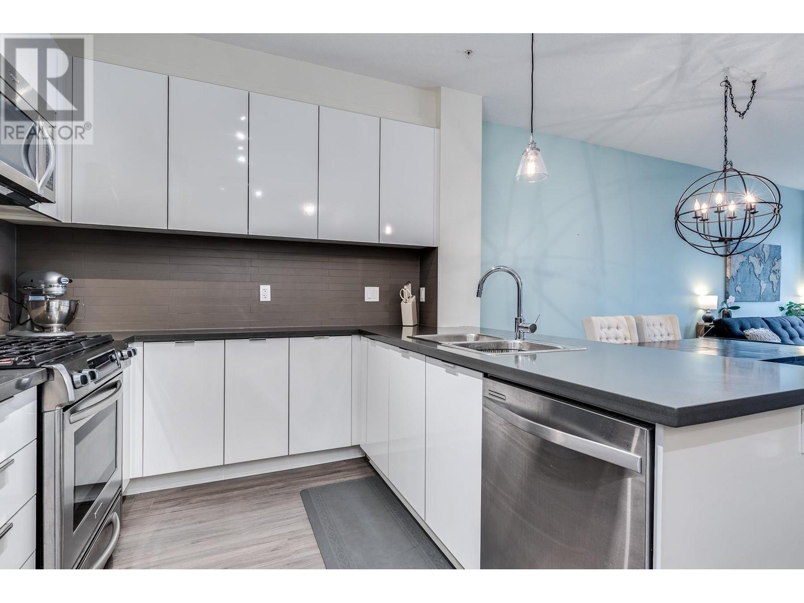 308 1135 Windsor Mews, Coquitlam, British Columbia  V3B 0L2 - Photo 8 - R2984392