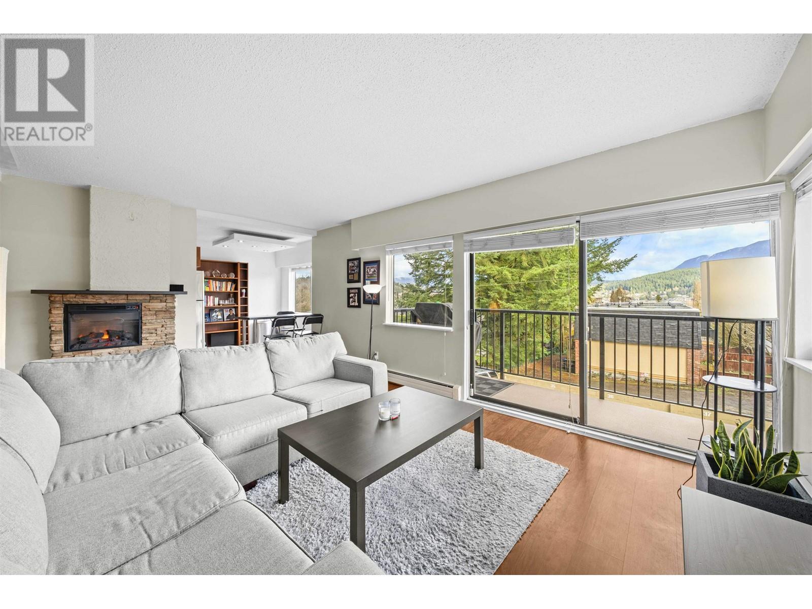 110 195 MARY STREET, port moody, British Columbia