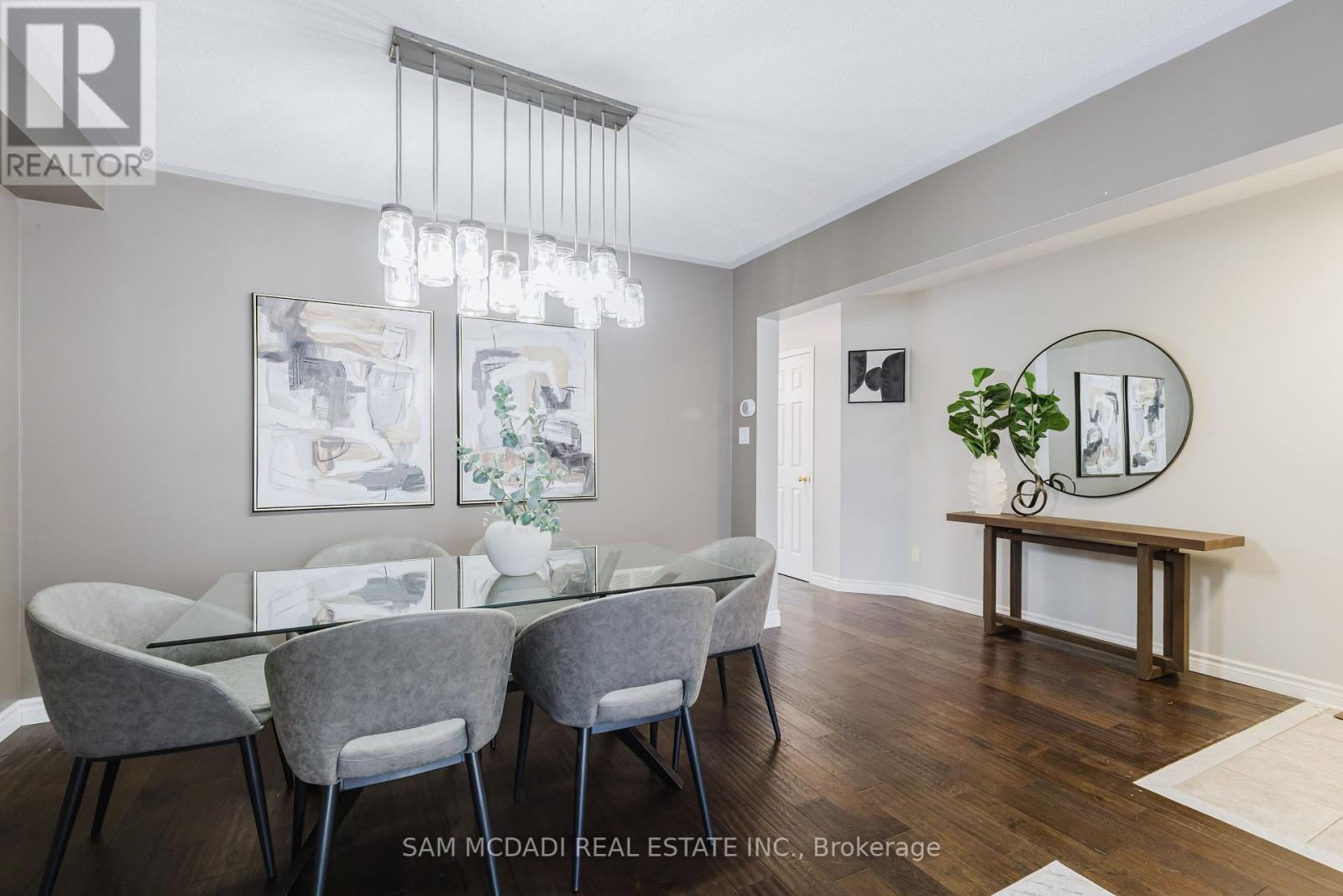 Property at 1190 FOX CRESCENT image 3