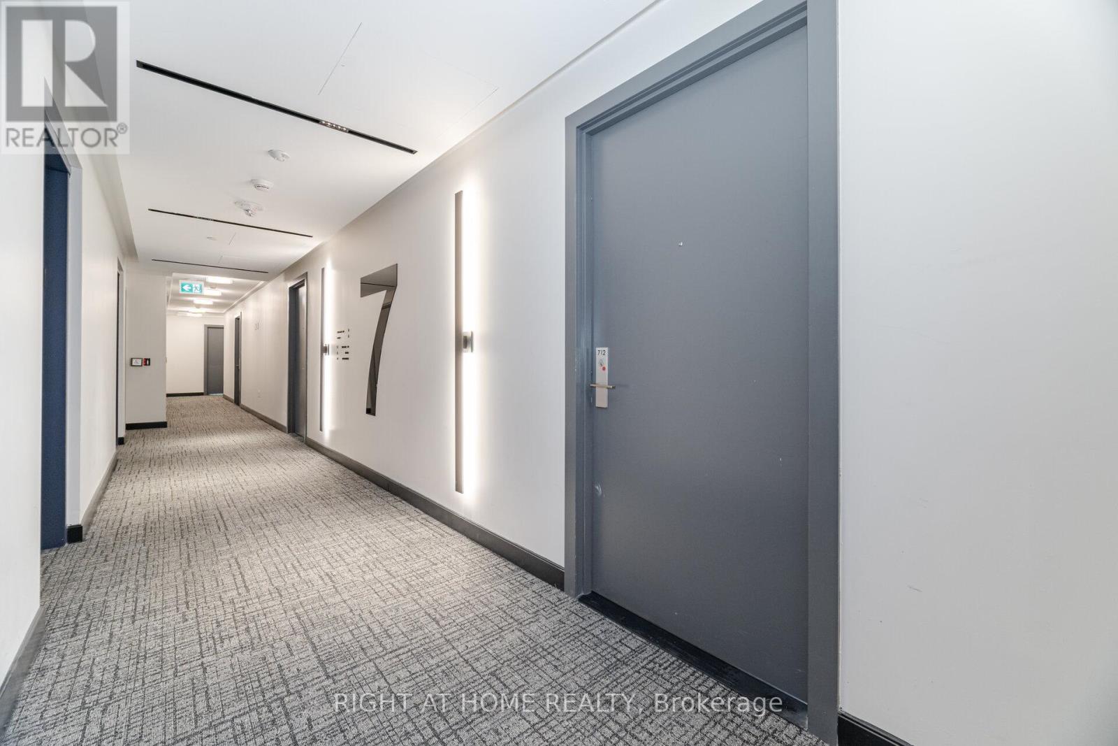 712 - 86 Dundas Street E, Mississauga, Ontario  L5A 1W4 - Photo 6 - W12063943