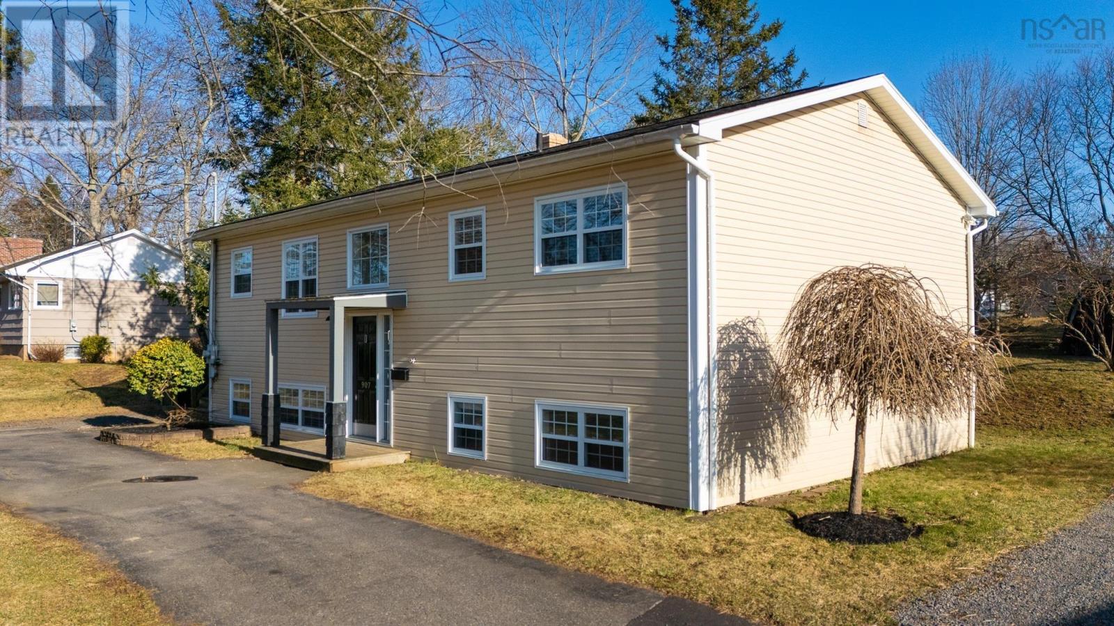 Property at 907 Charles Street image 2