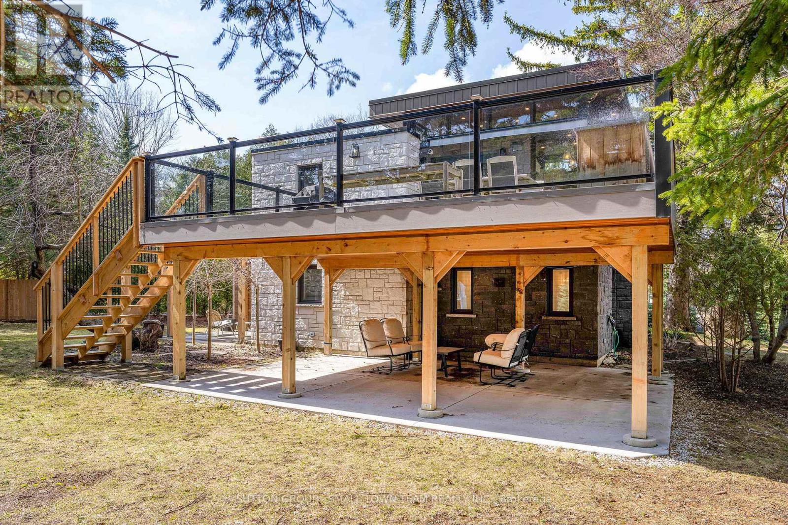 Property at 114 LAKESHORE ROAD W image 5