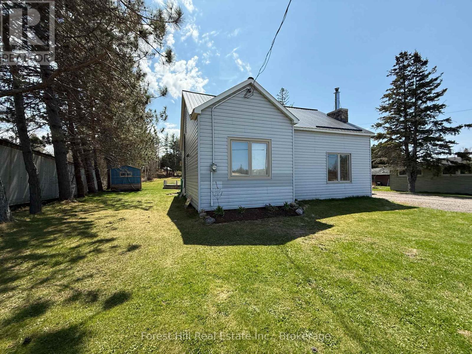 10709 Hwy 522 Highway, Parry Sound Remote Area, Ontario  P0H 1A0 - Photo 6 - X12064557