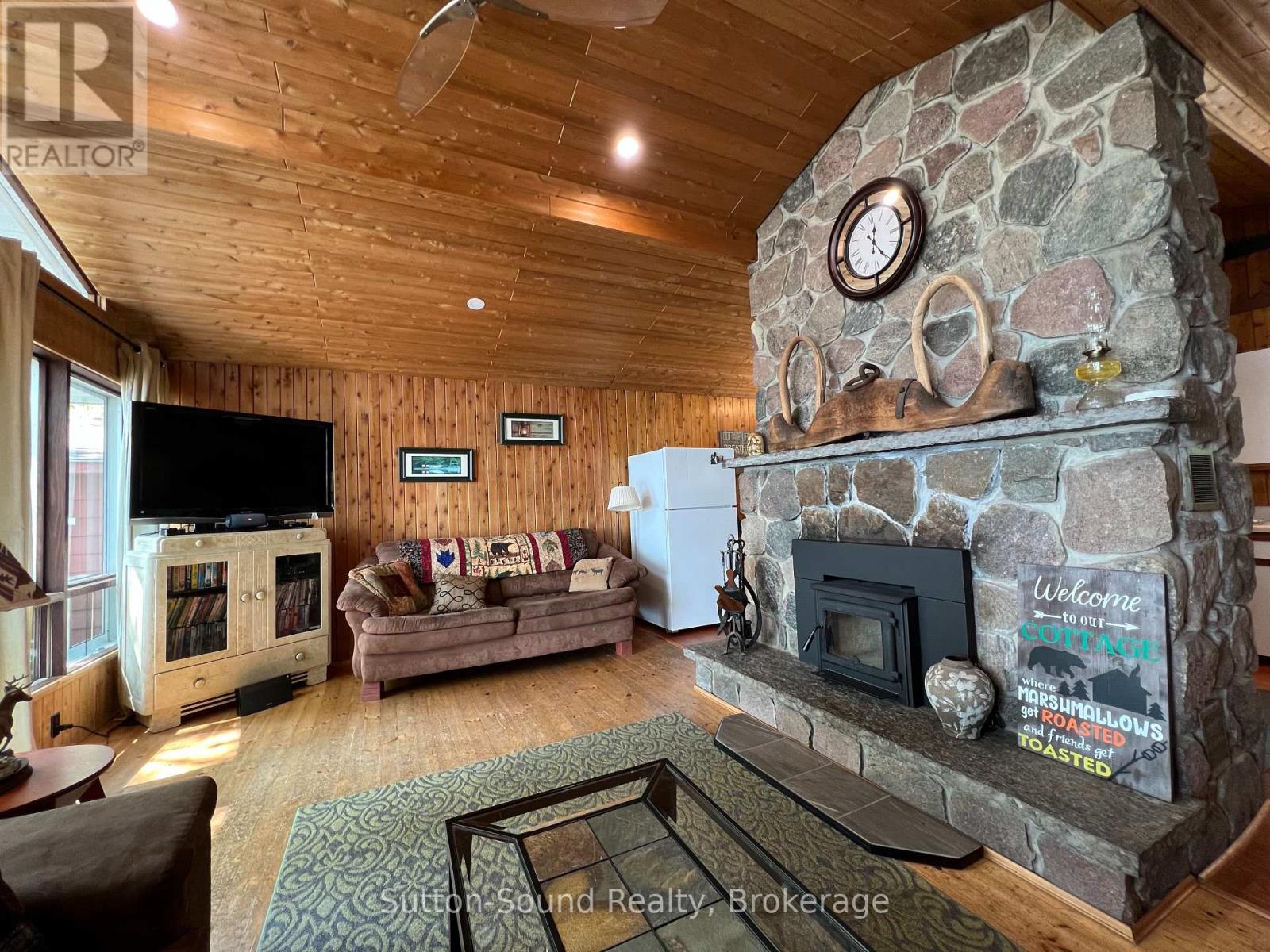 270 Barney's Boulevard, Northern Bruce Peninsula, Ontario  N0H 1W0 - Photo 3 - X12049272