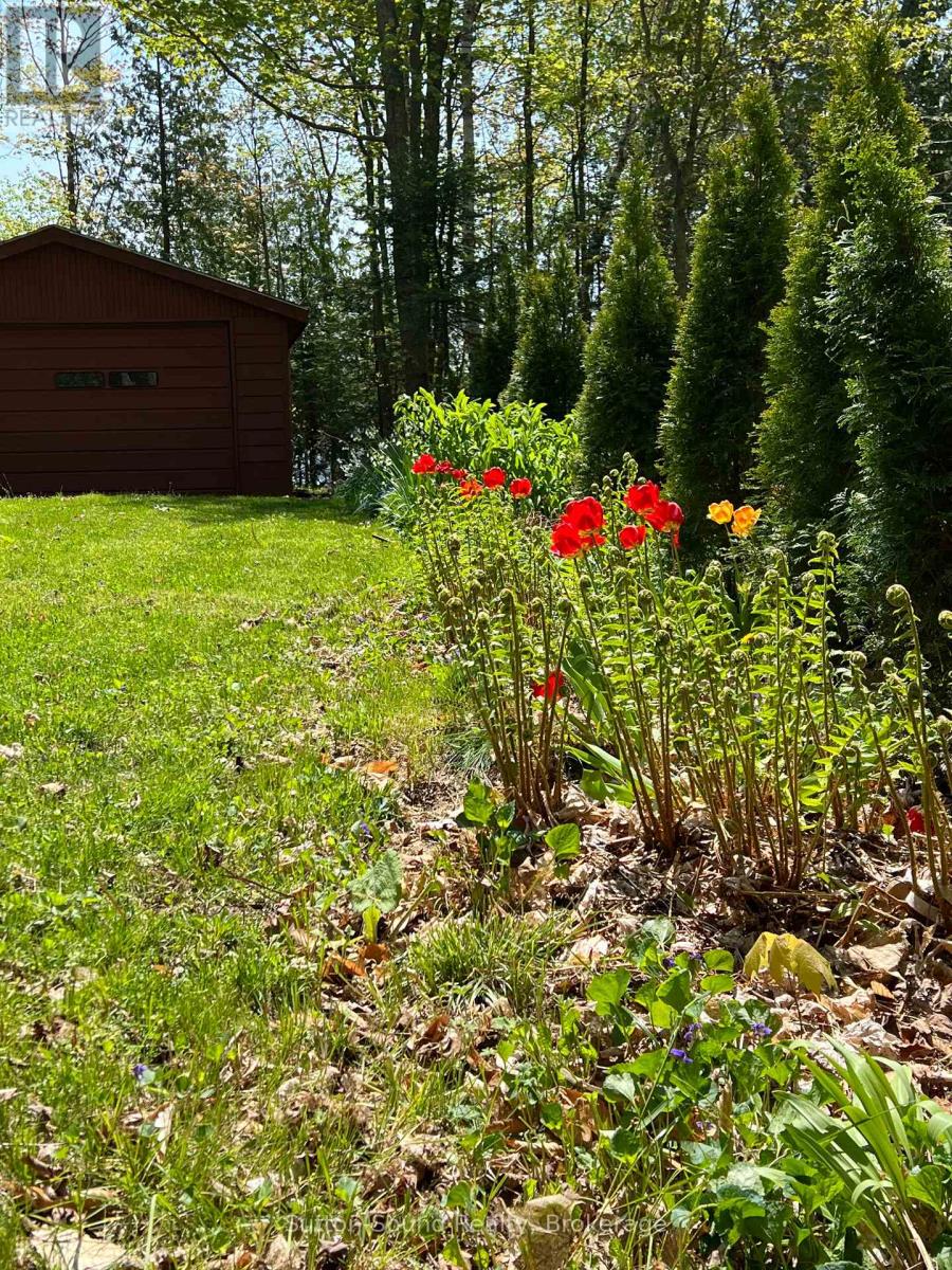 270 Barney's Boulevard, Northern Bruce Peninsula, Ontario  N0H 1W0 - Photo 38 - X12049272