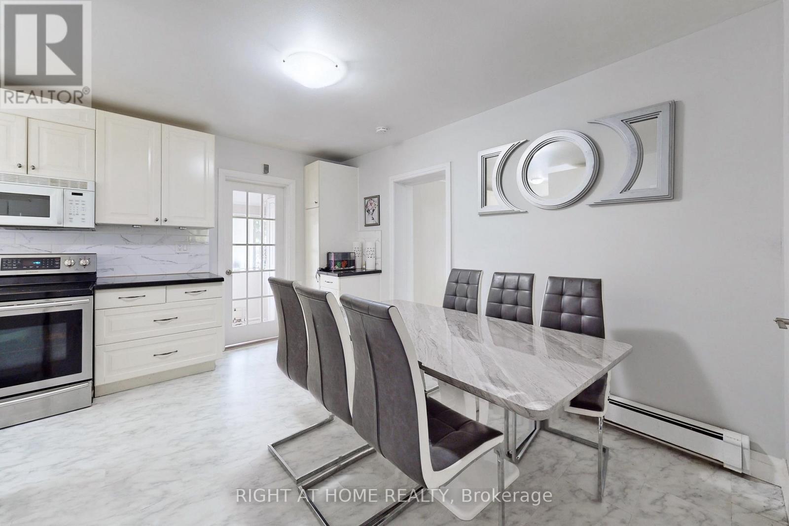 1 Edgebrook Drive, Toronto, Ontario  M9V 1E1 - Photo 10 - W12026903