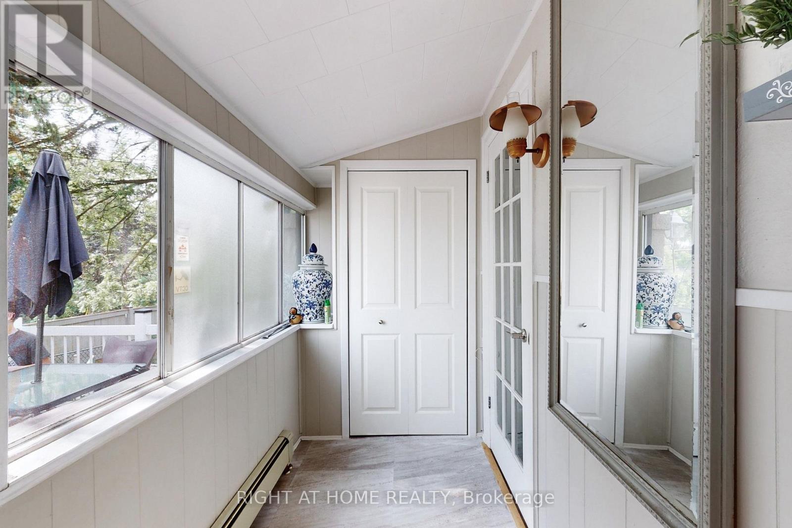 1 Edgebrook Drive, Toronto, Ontario  M9V 1E1 - Photo 12 - W12026903