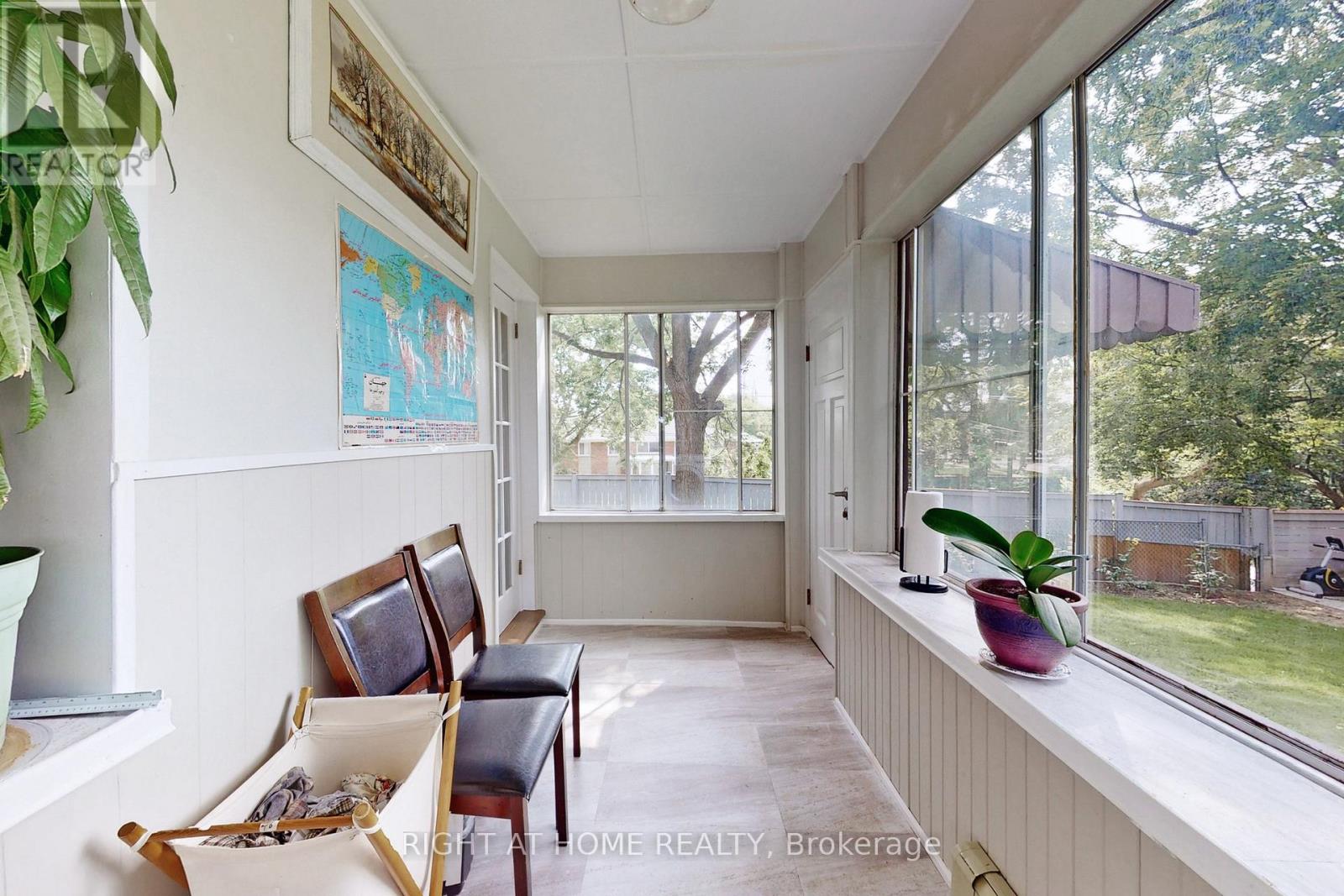 1 Edgebrook Drive, Toronto, Ontario  M9V 1E1 - Photo 13 - W12026903